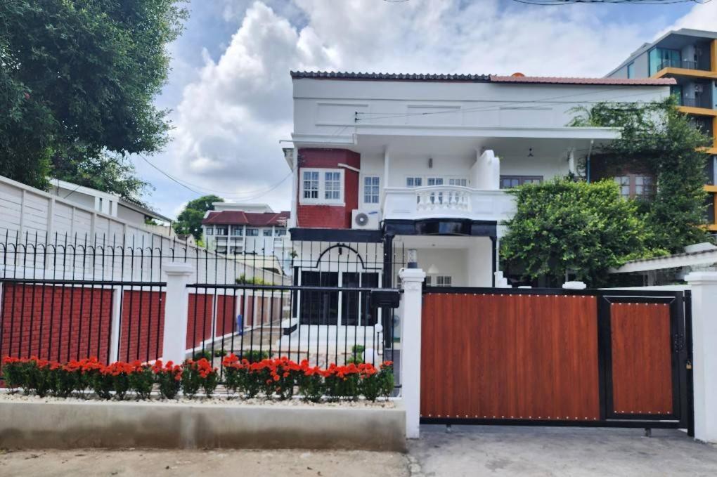 הוילה צ'יאנג מאי Boxsoon Nimman 2 # 4Beds 3Baths מראה חיצוני תמונה